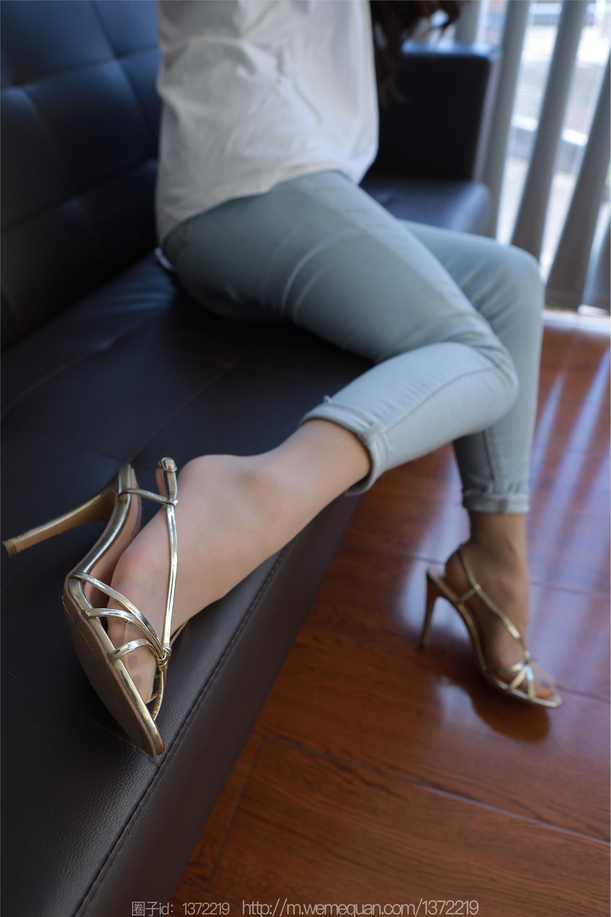 IESS异思趣向  2023.09.04 丝享家 1524 兔兔《白T牛仔裤里丝》